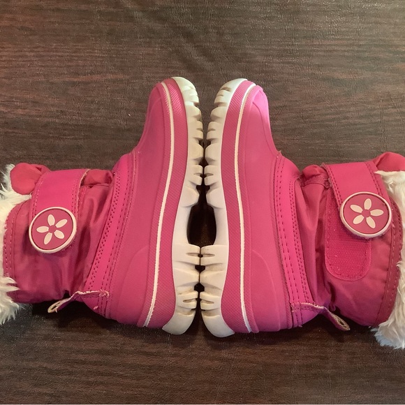 Thermo Lite Snow Boots
Raspberry Color Size 7/8 - Picture 9 of 11